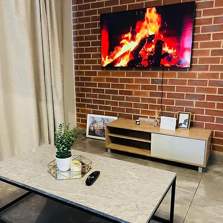 5 Elizabeth Place - Beautiful Self Catering 1 Bedroom Unit Next To Kyalami Racetrack With Free Wifi - Swimming Pool Gym And Restaurant - Perfect For A Couple In Midrand Waterfall Exterior photo