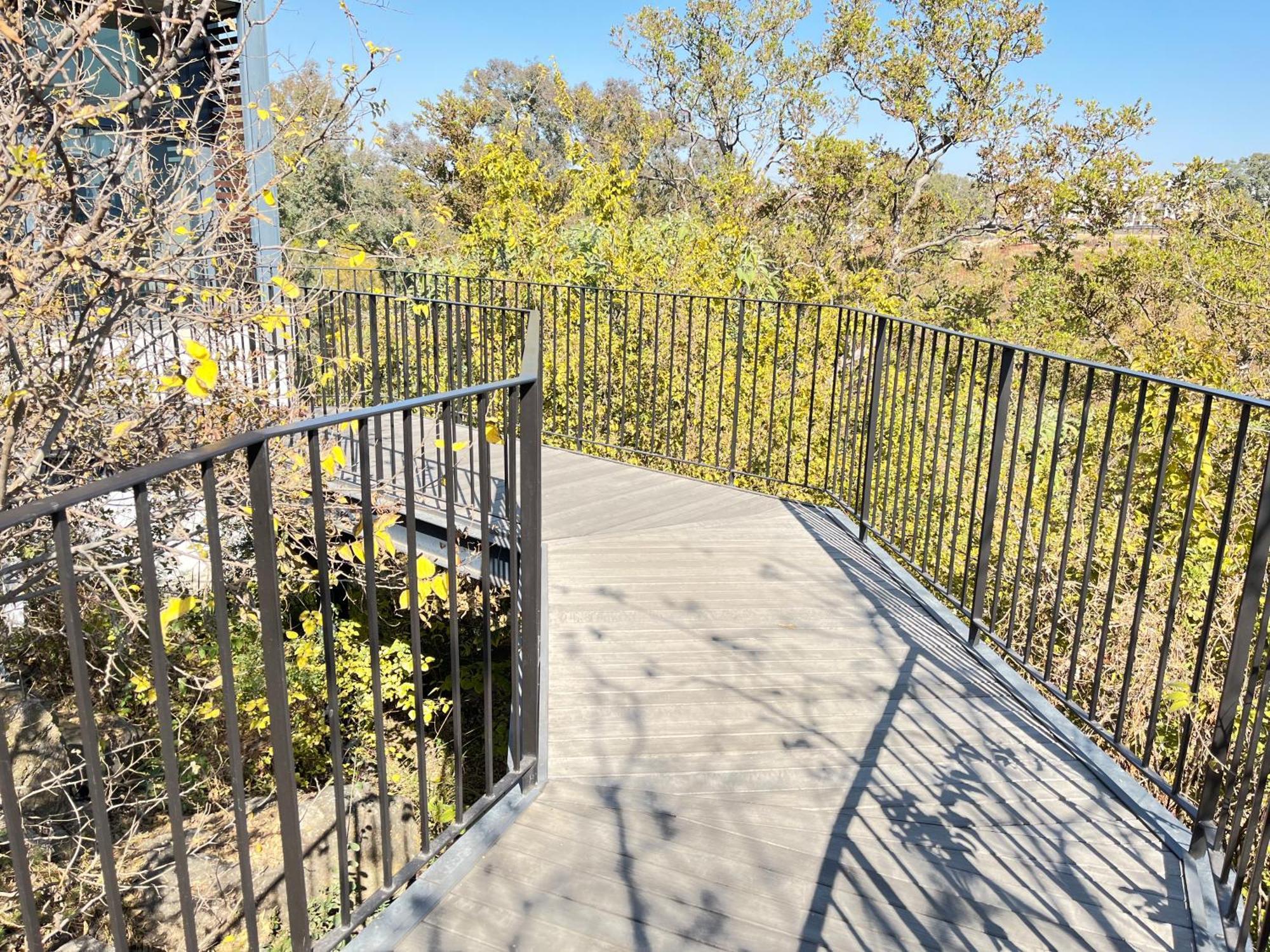 5 Elizabeth Place - Beautiful Self Catering 1 Bedroom Unit Next To Kyalami Racetrack With Free Wifi - Swimming Pool Gym And Restaurant - Perfect For A Couple In Waterfall Apartment Midrand